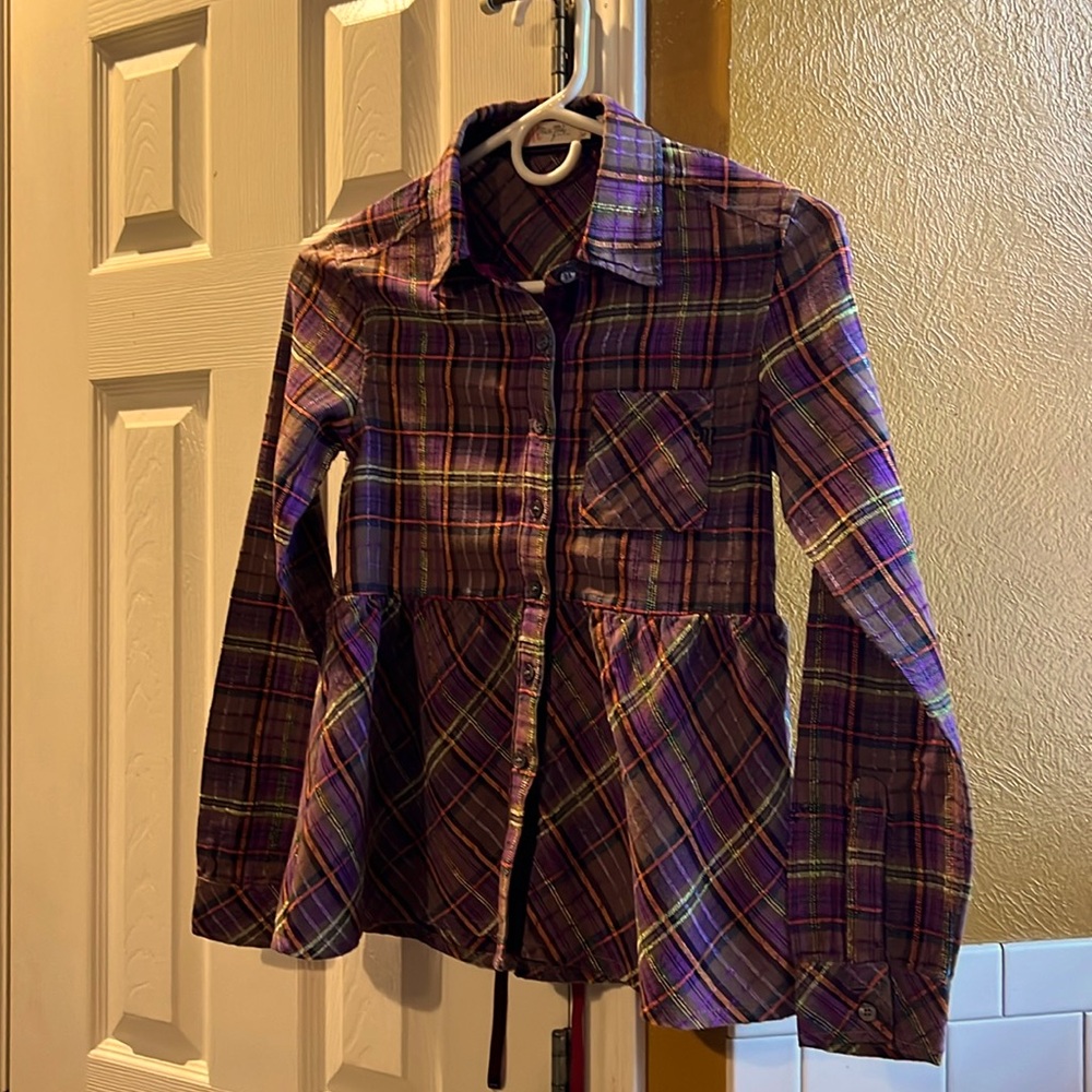Miss Me Girls shirt, size M
